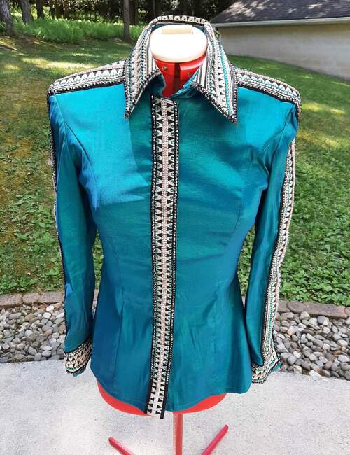 Blue Western Show Shirt – Elegant Western Show Outfit Apparel with Rhinestone Embellishments